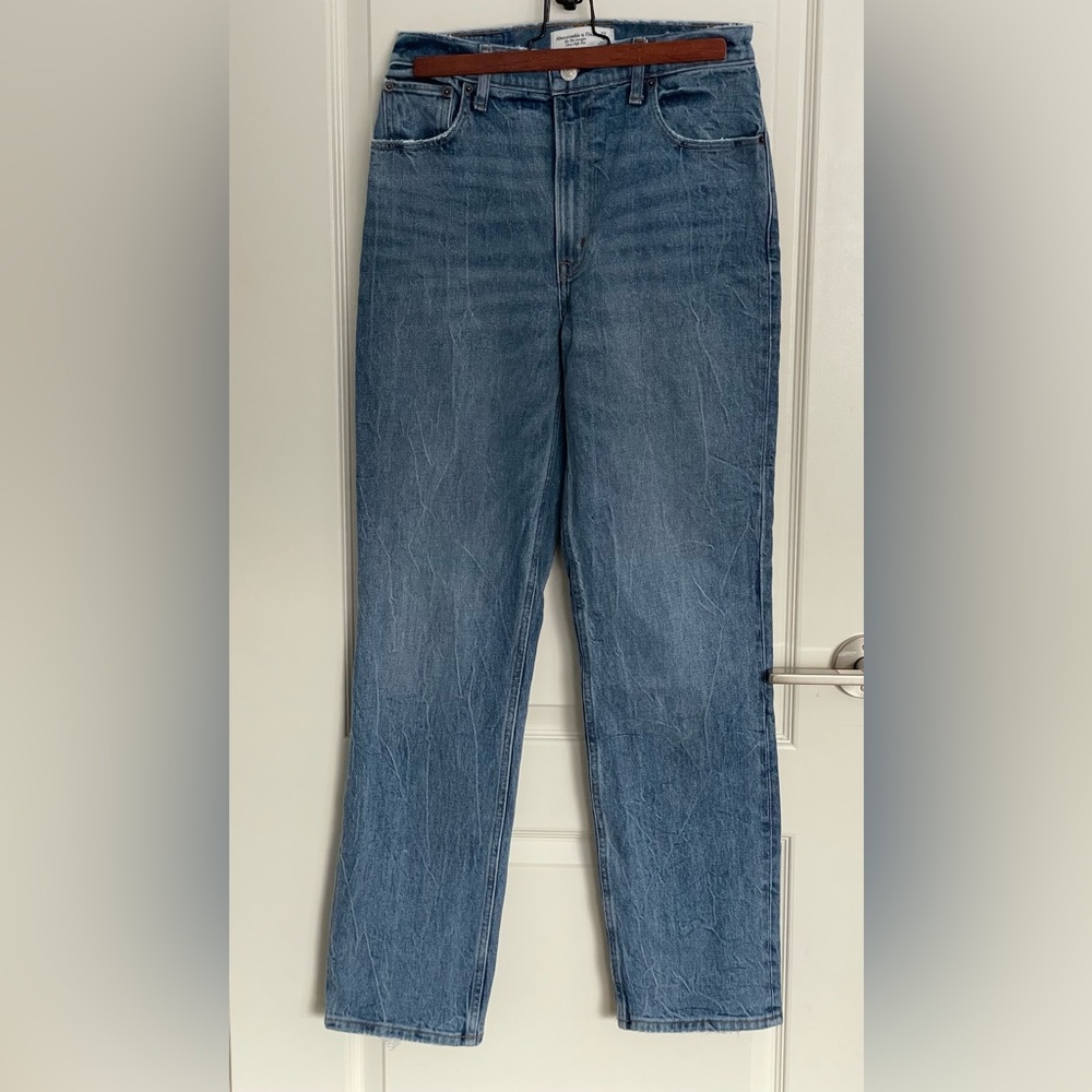 ABERCROMBIE & FITCH The 90s Straight Ultra High Rise Jeans 27/4R Distressed